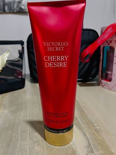 Loción Corporal Cherry Desire VS Original - Imagen 2